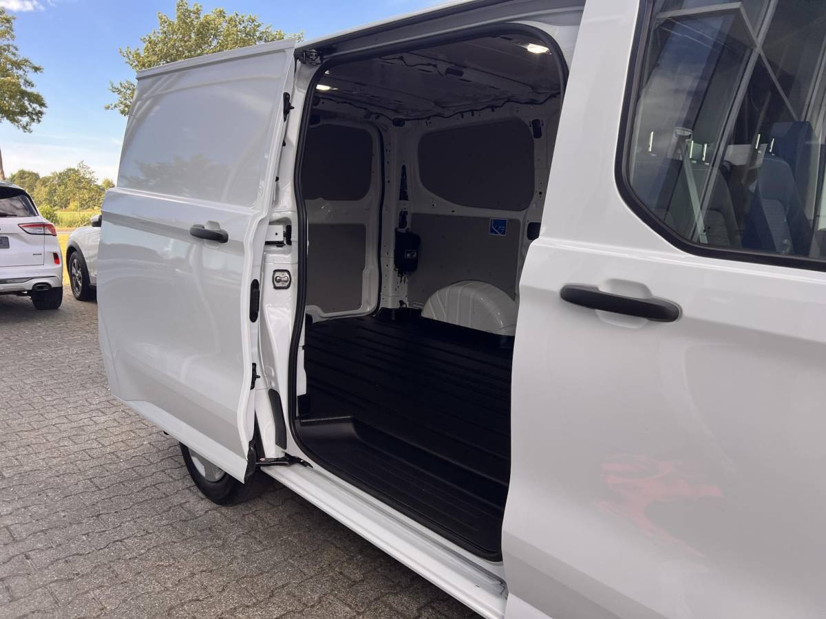 Ford Transit Custom Ford Transit Custom 280 2.0 TDCI L1H1 Trend 136pk | Trekhaak | Camera | Parkeersensoren