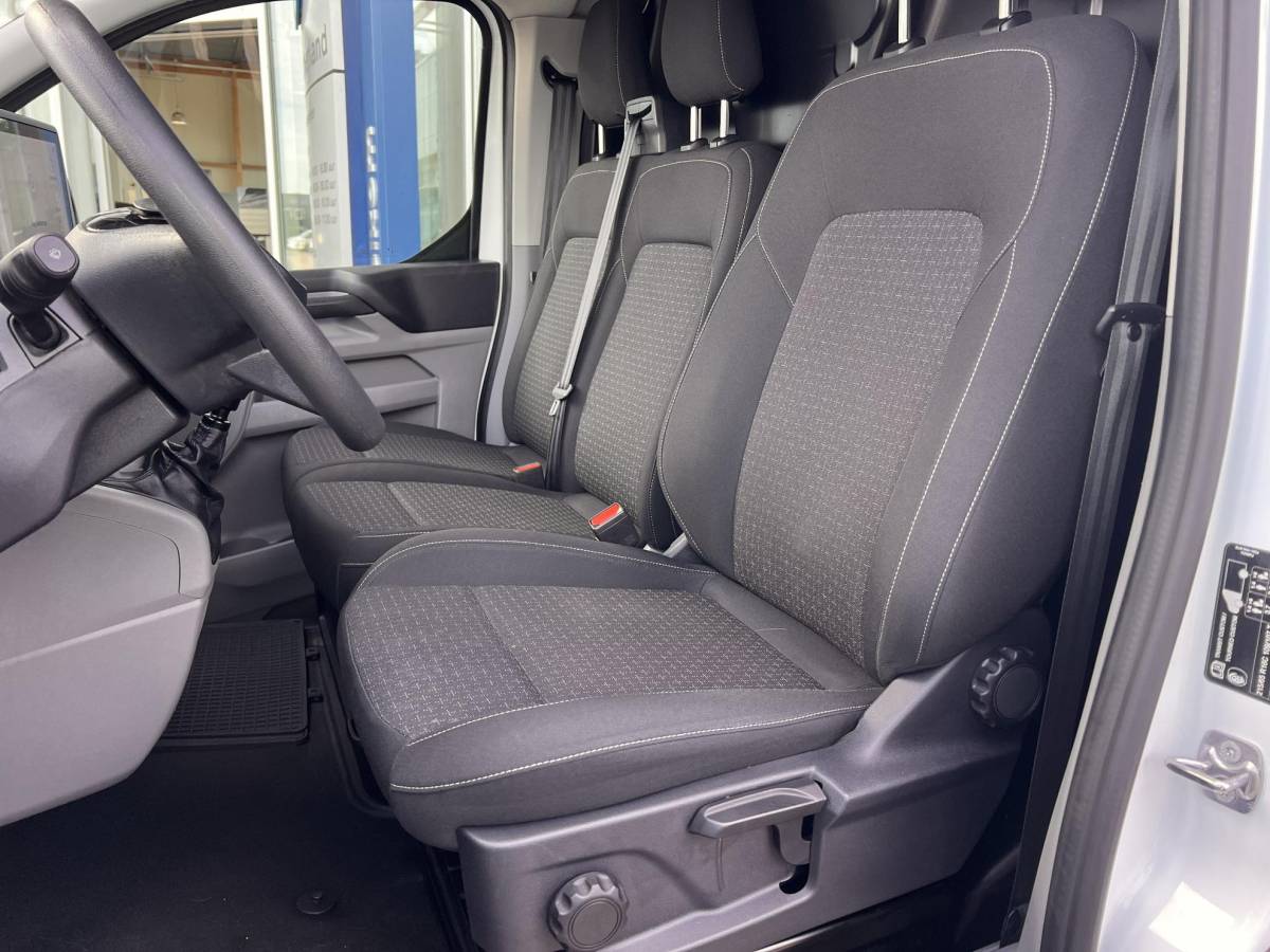 Ford Transit Custom Ford Transit Custom 280 2.0 TDCI L1H1 Trend 136pk | Trekhaak | Camera | Parkeersensoren