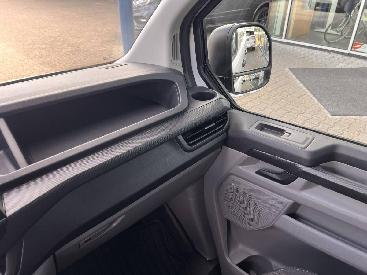 Ford Transit Custom Ford Transit Custom 280 2.0 TDCI L1H1 Trend 136pk | Trekhaak | Camera | Parkeersensoren