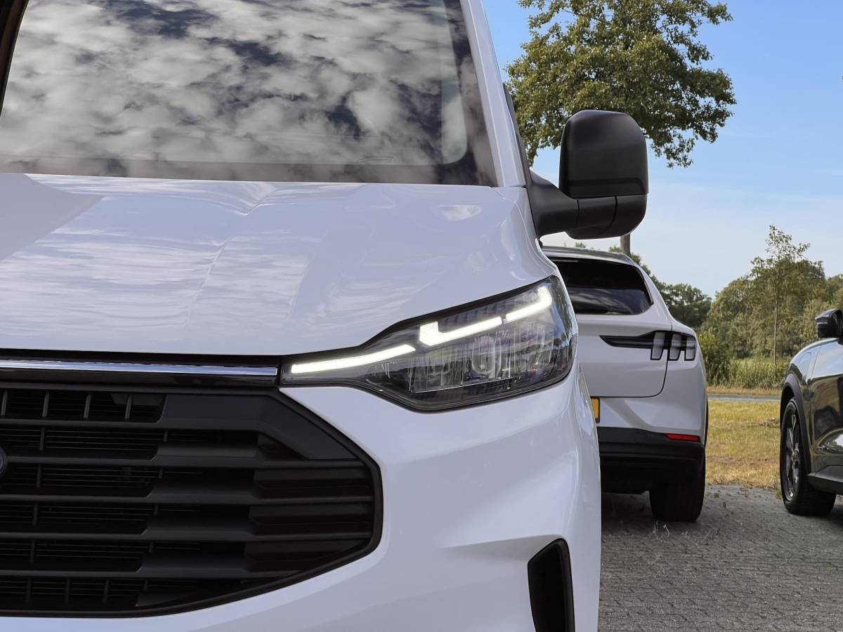 Ford Transit Custom Ford Transit Custom 280 2.0 TDCI L1H1 Trend 136pk | Trekhaak | Camera | Parkeersensoren
