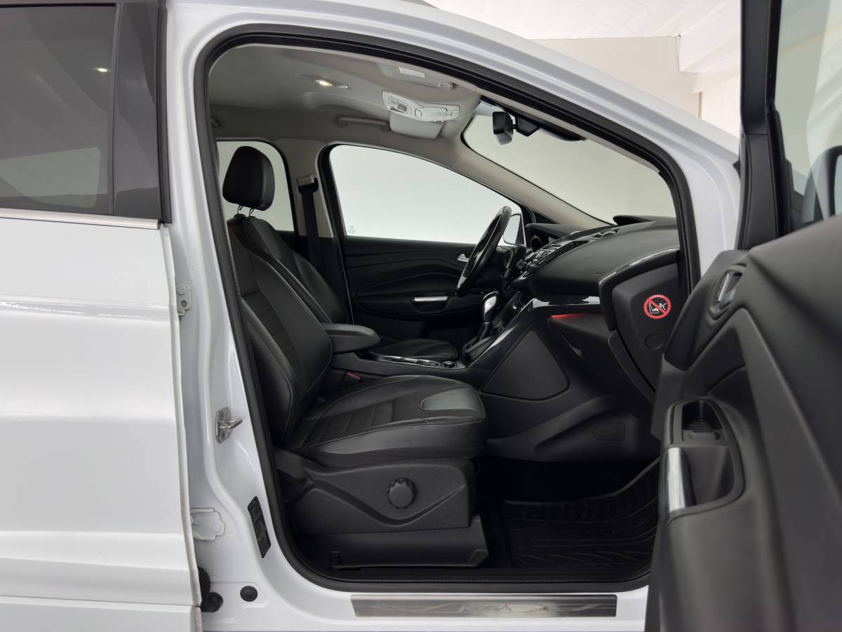 Ford Kuga Ford Kuga 1.6 Titanium Individual Bodystyling Pack AWD Aut. *LEATHER-FABRIC | XENON | SONY-AUDIO | HEATED-COMFORTSEATS | NAVI-FULLMAP | KEYLESS | CAMERA | PRIVACY-GLASS | ECC | PDC | CRUISE | TOWBAR | 18”ALU*