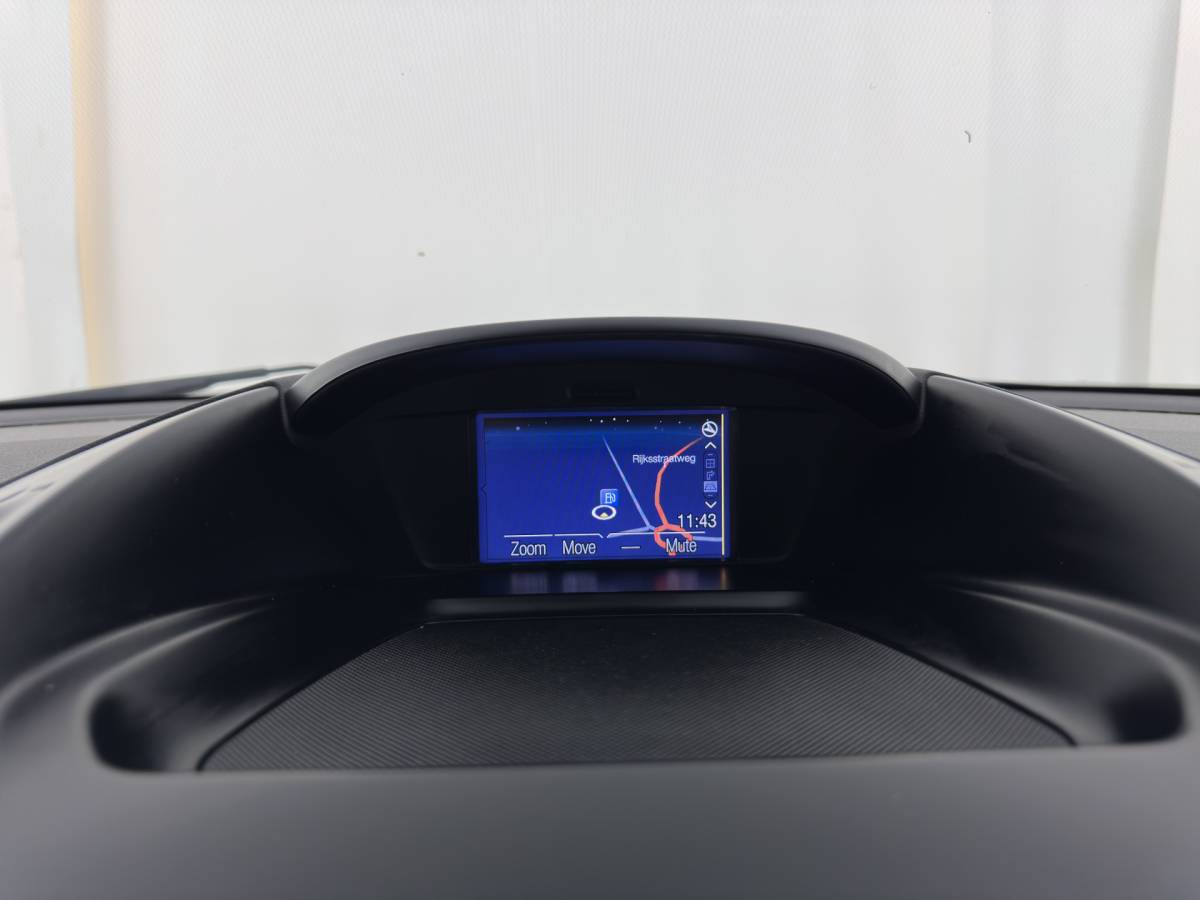 Ford Kuga Ford Kuga 1.6 Titanium Individual Bodystyling Pack AWD Aut. *LEATHER-FABRIC | XENON | SONY-AUDIO | HEATED-COMFORTSEATS | NAVI-FULLMAP | KEYLESS | CAMERA | PRIVACY-GLASS | ECC | PDC | CRUISE | TOWBAR | 18”ALU*