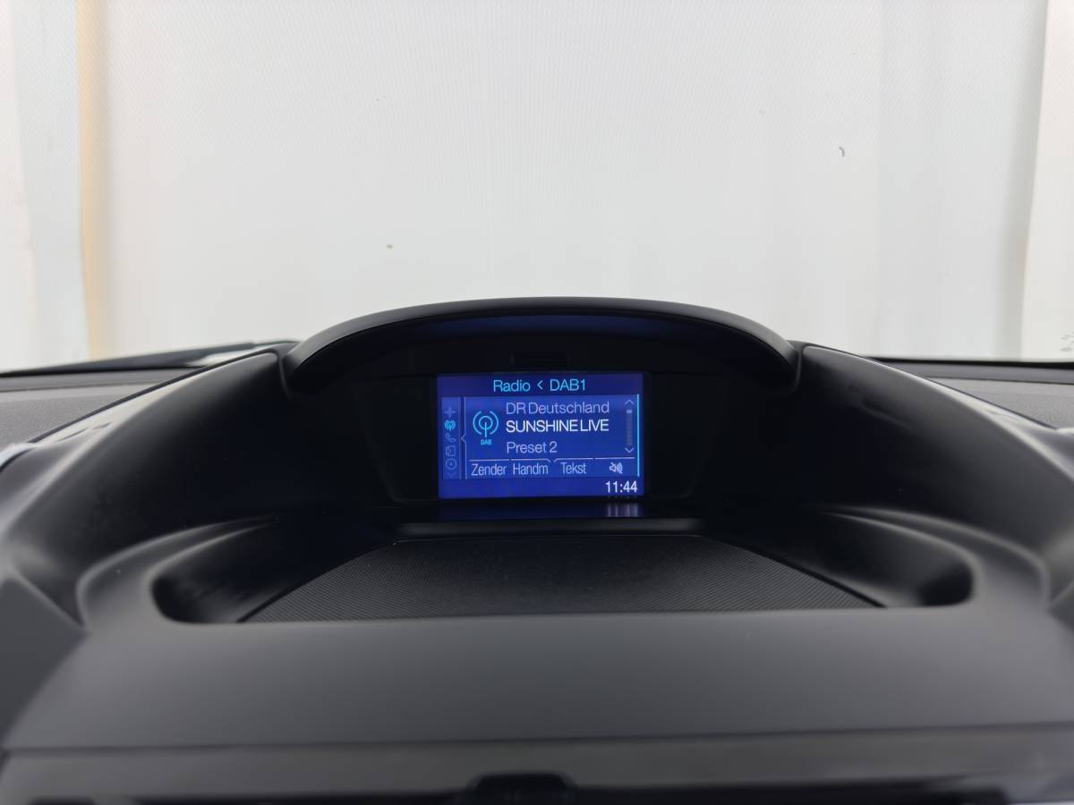 Ford Kuga Ford Kuga 1.6 Titanium Individual Bodystyling Pack AWD Aut. *LEATHER-FABRIC | XENON | SONY-AUDIO | HEATED-COMFORTSEATS | NAVI-FULLMAP | KEYLESS | CAMERA | PRIVACY-GLASS | ECC | PDC | CRUISE | TOWBAR | 18”ALU*