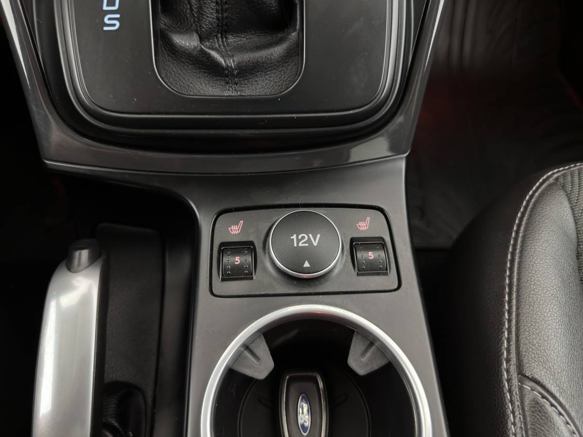 Ford Kuga Ford Kuga 1.6 Titanium Individual Bodystyling Pack AWD Aut. *LEATHER-FABRIC | XENON | SONY-AUDIO | HEATED-COMFORTSEATS | NAVI-FULLMAP | KEYLESS | CAMERA | PRIVACY-GLASS | ECC | PDC | CRUISE | TOWBAR | 18”ALU*