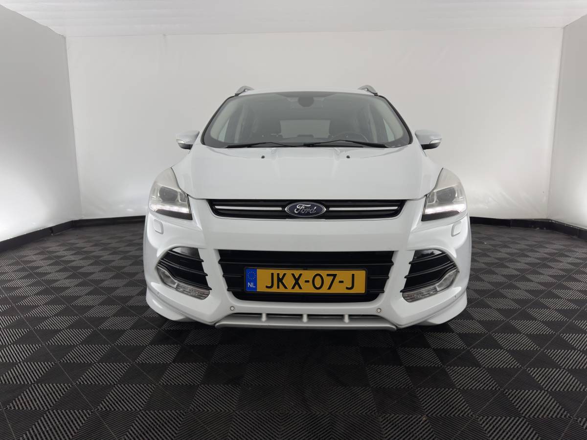 Ford Kuga Ford Kuga 1.6 Titanium Individual Bodystyling Pack AWD Aut. *LEATHER-FABRIC | XENON | SONY-AUDIO | HEATED-COMFORTSEATS | NAVI-FULLMAP | KEYLESS | CAMERA | PRIVACY-GLASS | ECC | PDC | CRUISE | TOWBAR | 18”ALU*