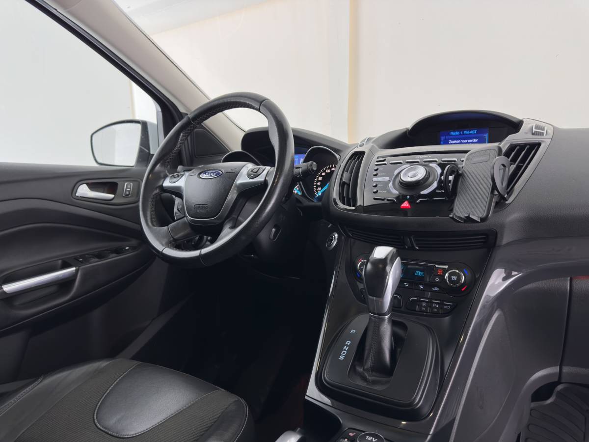 Ford Kuga Ford Kuga 1.6 Titanium Individual Bodystyling Pack AWD Aut. *LEATHER-FABRIC | XENON | SONY-AUDIO | HEATED-COMFORTSEATS | NAVI-FULLMAP | KEYLESS | CAMERA | PRIVACY-GLASS | ECC | PDC | CRUISE | TOWBAR | 18”ALU*