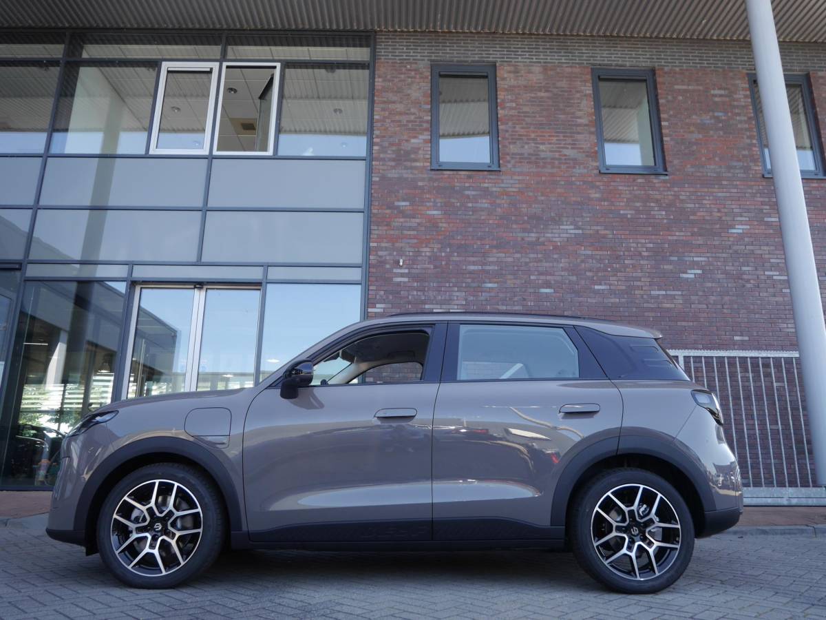 Leapmotor B03X Leapmotor B03X ProMax Design 53 kWh | Nieuw | Hoge instap | Camera | 18inch velgen | Carplay | Navigatie | Keyless entry en start