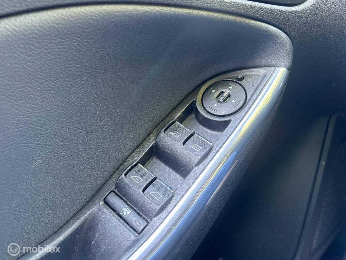 Ford Focus Ford Focus 2.0 EcoBoost ST. SCHUIFDAK, NAVI, CAMERA, STOELVERWARMING