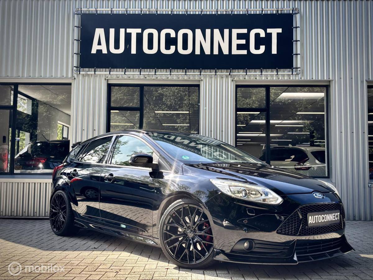 Ford Focus Ford Focus 2.0 EcoBoost ST. SCHUIFDAK, NAVI, CAMERA, STOELVERWARMING