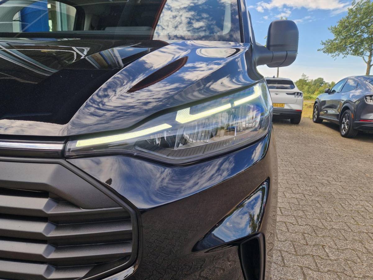 Ford Transit Custom Ford Transit Custom 300 2.0 TDCI L2H1 Trend 19.000 KM | Prof. laadruimte betimmering incl. bindrails | Navigatie | Achteruitrijcamera | Winterpack