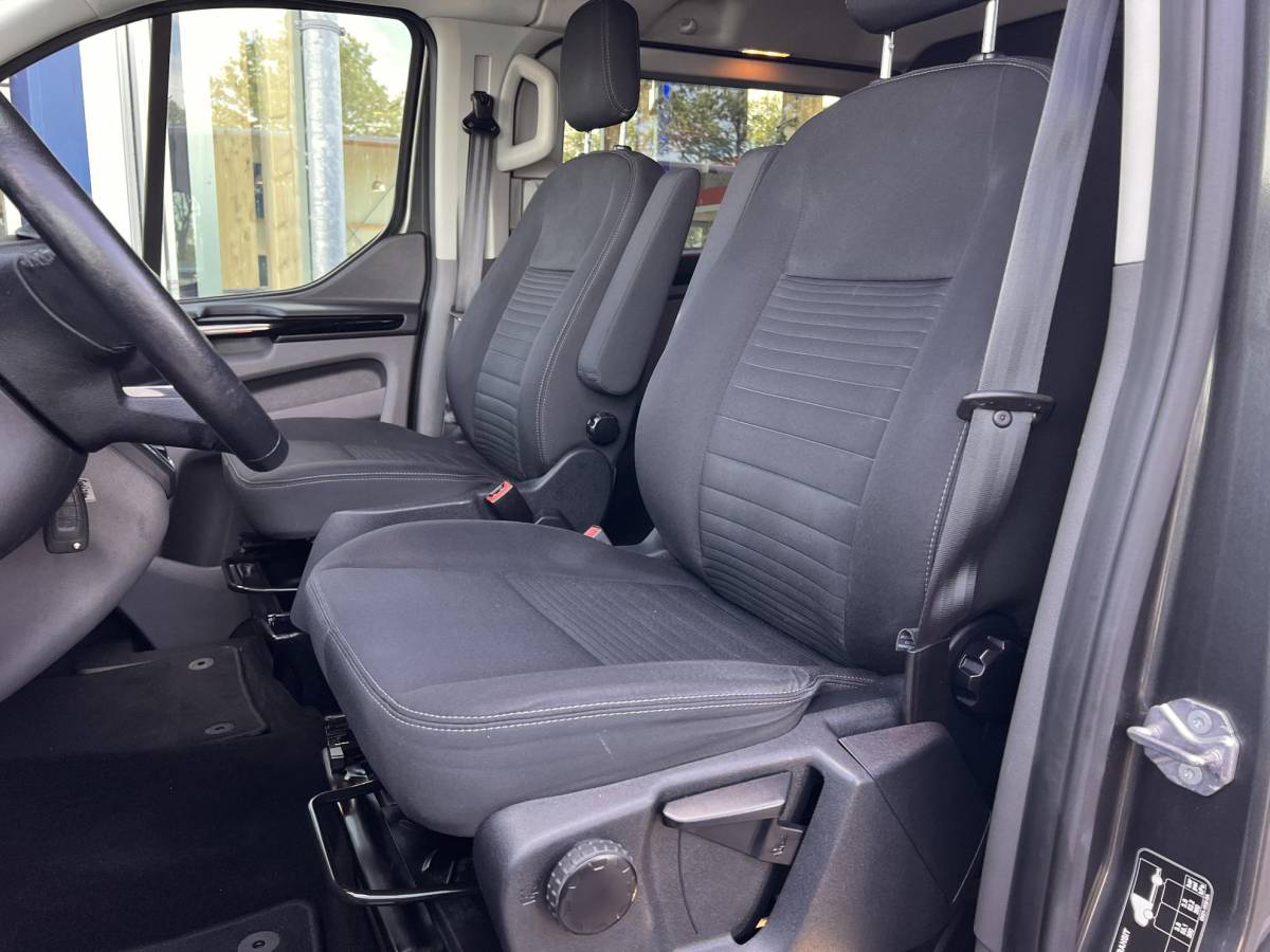 Ford Transit Custom Ford Transit Custom 320 2.0 TDCI L2H1 Limited DC | 125.000 KM | Betimmerde Laadruimte | Navigatie | Adaptieve Cruise Control | Stoelverwarming |