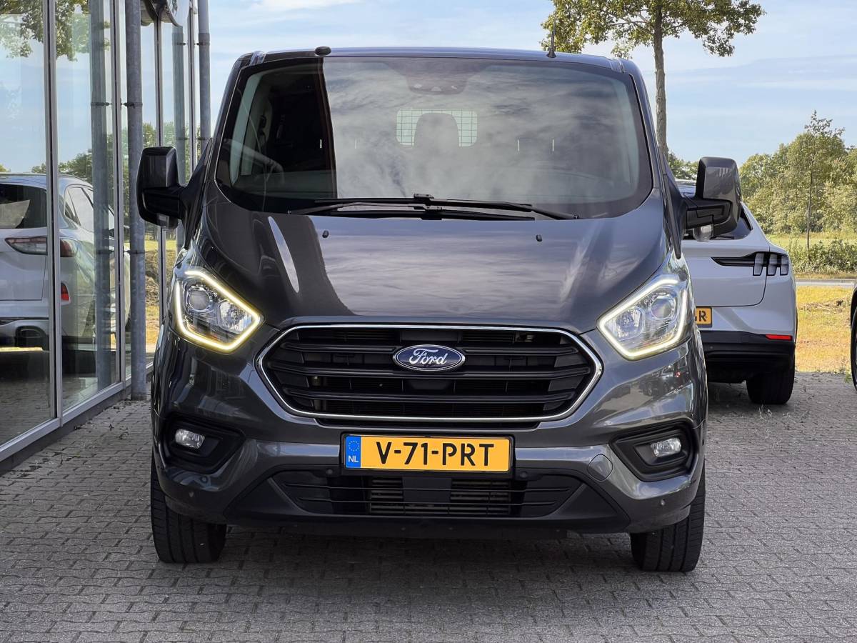 Ford Transit Custom Ford Transit Custom 320 2.0 TDCI L2H1 Limited DC | 125.000 KM | Betimmerde Laadruimte | Navigatie | Adaptieve Cruise Control | Stoelverwarming |