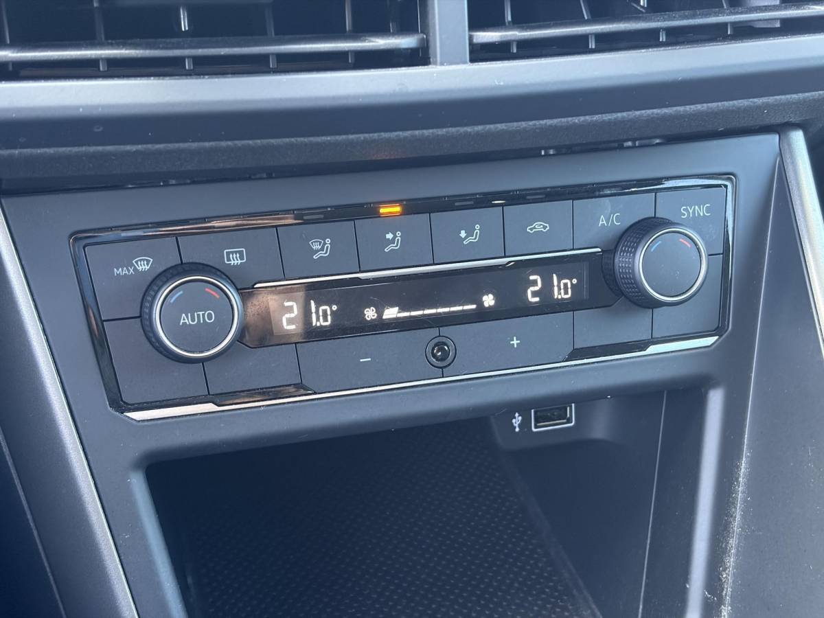 Volkswagen Polo Volkswagen Polo 1.0 MPI Comfortline ✓2e Eigenaar✓Camera✓Carplay✓Clima✓Cruise✓Zeer Zuinig✓Weinig km✓N.A.P✓Apk tot 02-2027