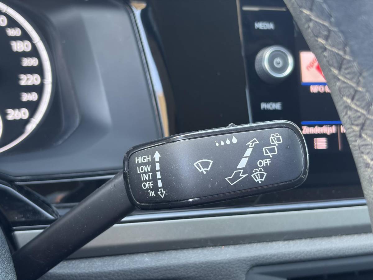 Volkswagen Polo Volkswagen Polo 1.0 MPI Comfortline ✓2e Eigenaar✓Camera✓Carplay✓Clima✓Cruise✓Zeer Zuinig✓Weinig km✓N.A.P✓Apk tot 02-2027
