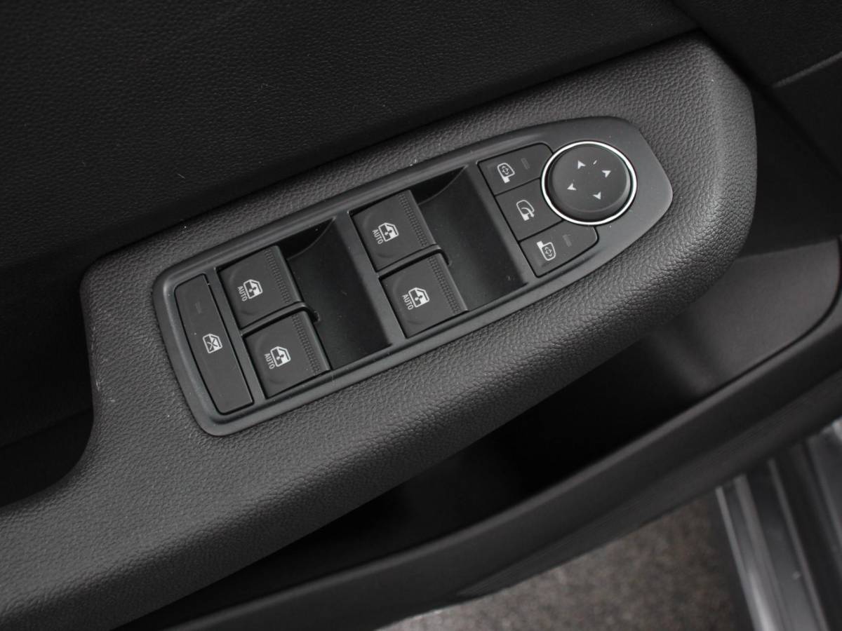 Mitsubishi Colt Mitsubishi Colt 1.6 HEV Automaat Intense Apple Carplay/Android Auto Camera Climate Control Cruise Control Lichtmetalen velgen Digitale Cockpit