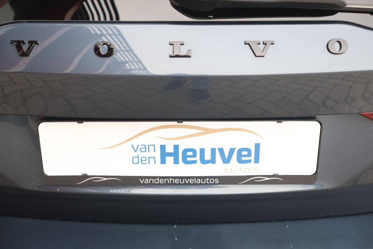 Volvo V60 Volvo V60 T6 Recharge AWD Plus Dark | Stoelverwarming | Trekhaak | Parkeercamera | Panoramadak | H/K | Pilot Assist | Keyless