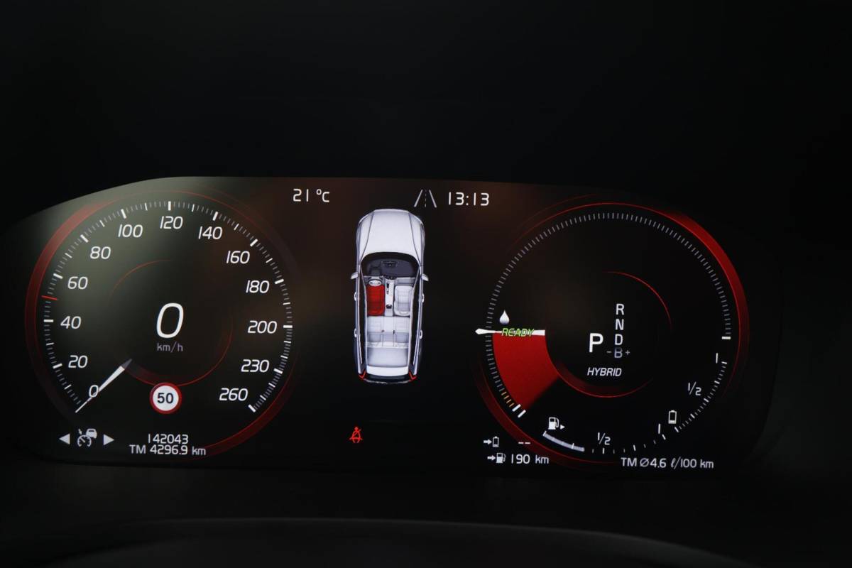 Volvo V60 Volvo V60 T6 Recharge AWD Plus Dark | Stoelverwarming | Trekhaak | Parkeercamera | Panoramadak | H/K | Pilot Assist | Keyless
