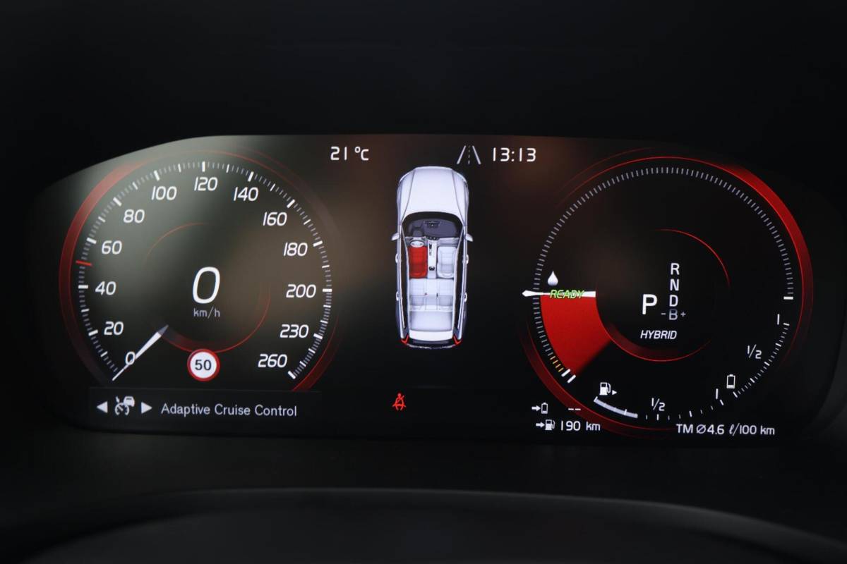 Volvo V60 Volvo V60 T6 Recharge AWD Plus Dark | Stoelverwarming | Trekhaak | Parkeercamera | Panoramadak | H/K | Pilot Assist | Keyless