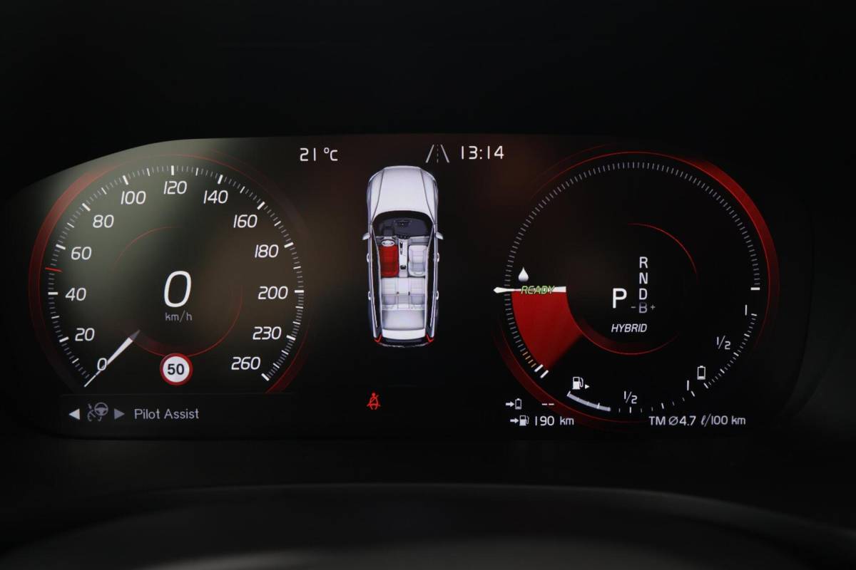 Volvo V60 Volvo V60 T6 Recharge AWD Plus Dark | Stoelverwarming | Trekhaak | Parkeercamera | Panoramadak | H/K | Pilot Assist | Keyless