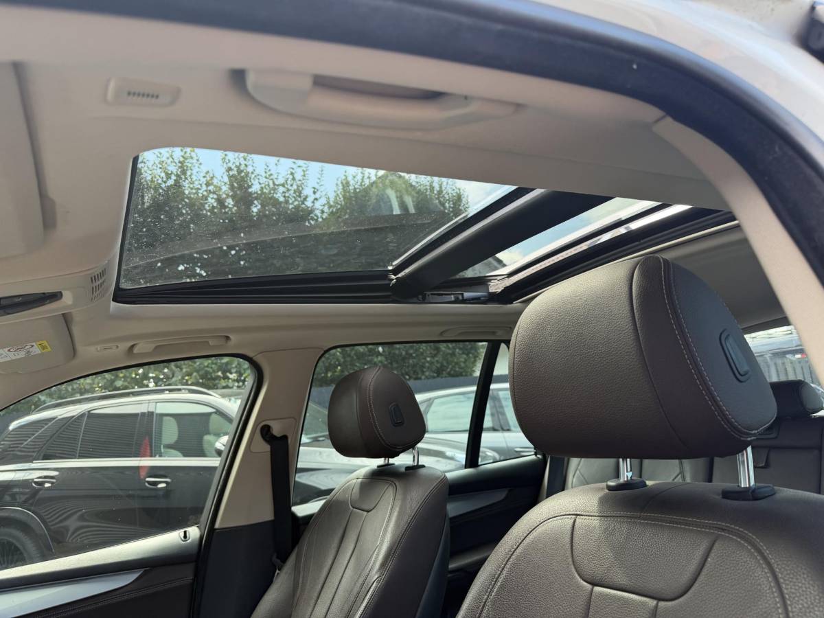 BMW X5 BMW X5 xDrive40e | Panoramadak | Head-Up Display | Camera | Elektrische Trekhaak | Elektrische Achterklep |