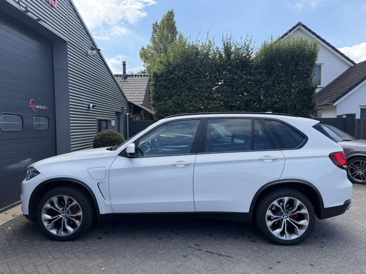 BMW X5 BMW X5 xDrive40e | Panoramadak | Head-Up Display | Camera | Elektrische Trekhaak | Elektrische Achterklep |