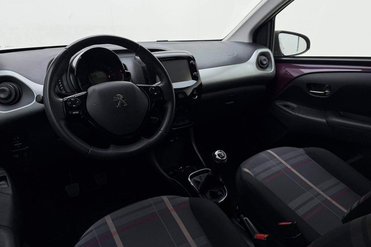 Peugeot 108 Peugeot 108 1.0 e-VTi Allure 68pk | 5 Deurs | Climate Control | Camera | Lichtmetalen Velgen | Bluetooth | Dealeronderhouden
