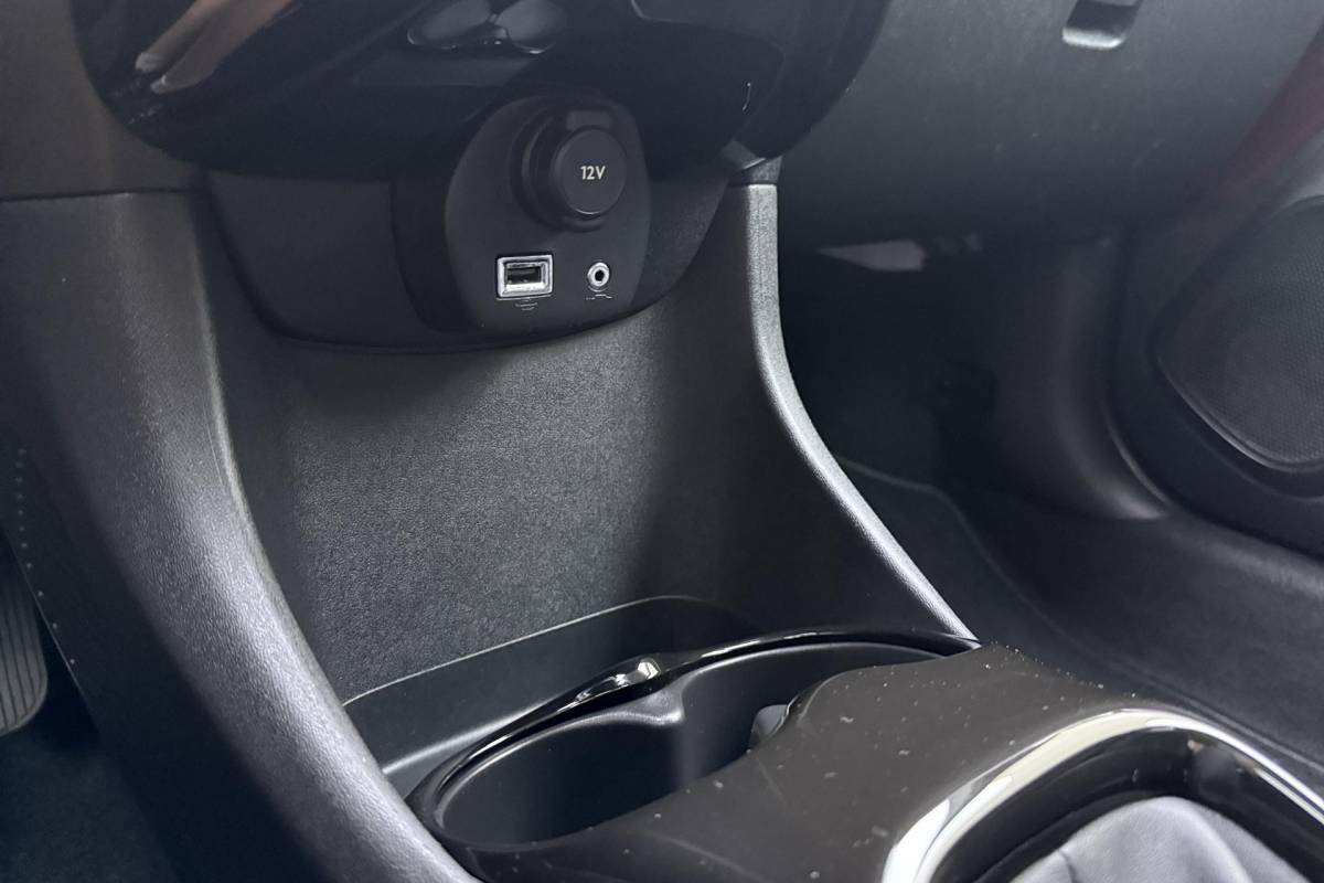 Peugeot 108 Peugeot 108 1.0 e-VTi Allure 68pk | 5 Deurs | Climate Control | Camera | Lichtmetalen Velgen | Bluetooth | Dealeronderhouden