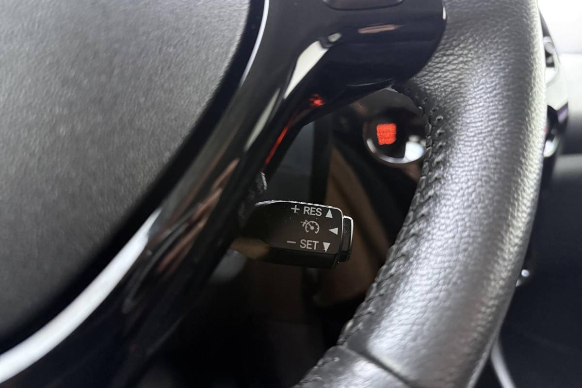Peugeot 108 Peugeot 108 1.0 e-VTi Allure 68pk | 5 Deurs | Climate Control | Camera | Lichtmetalen Velgen | Bluetooth | Dealeronderhouden