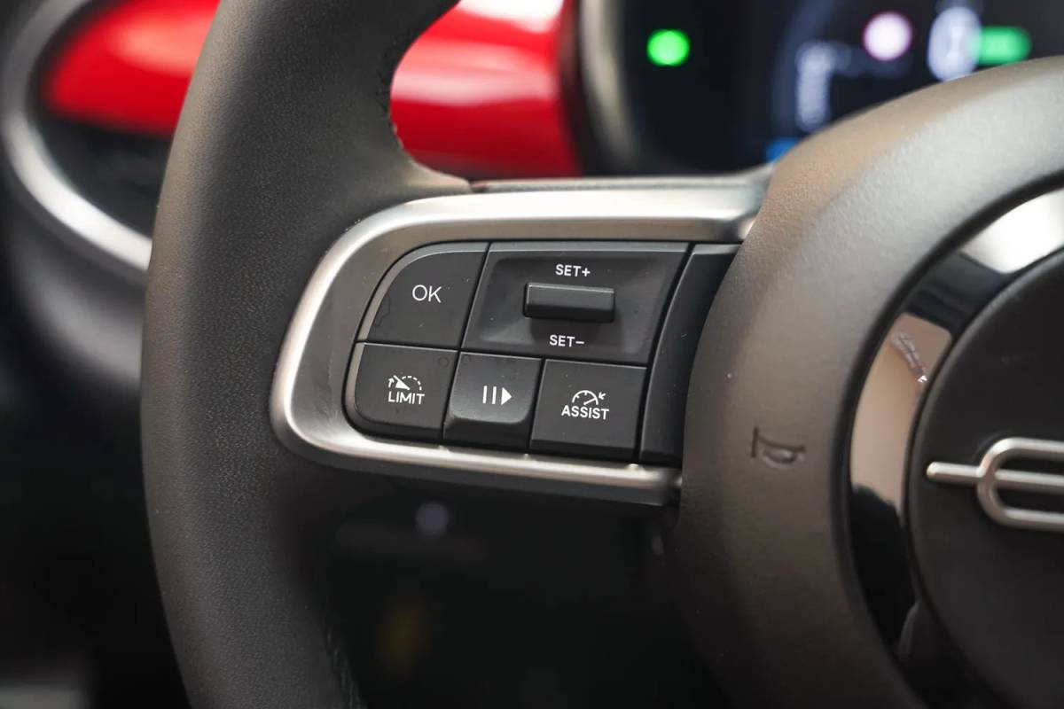 Fiat 600e Fiat 600e RED 54 kWh [ LED Apple/Android Climate Cruise ]