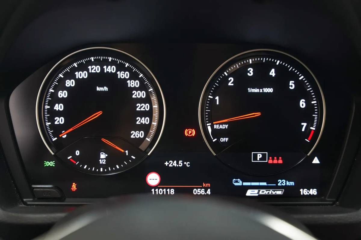 BMW X1 BMW X1 xDrive25e High Executive Aut. [ Head-up Leder Camera Stoelverwarming ]