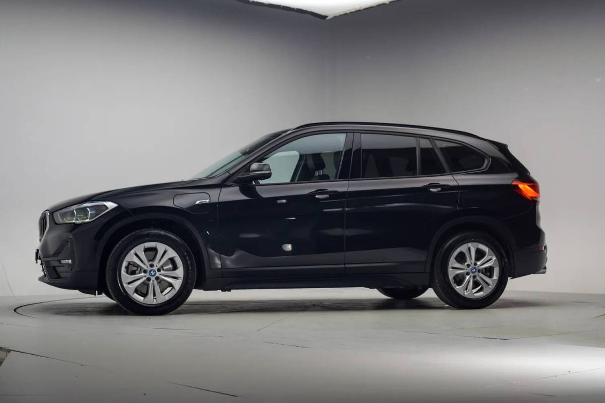 BMW X1 BMW X1 xDrive25e High Executive Aut. [ Head-up Leder Camera Stoelverwarming ]