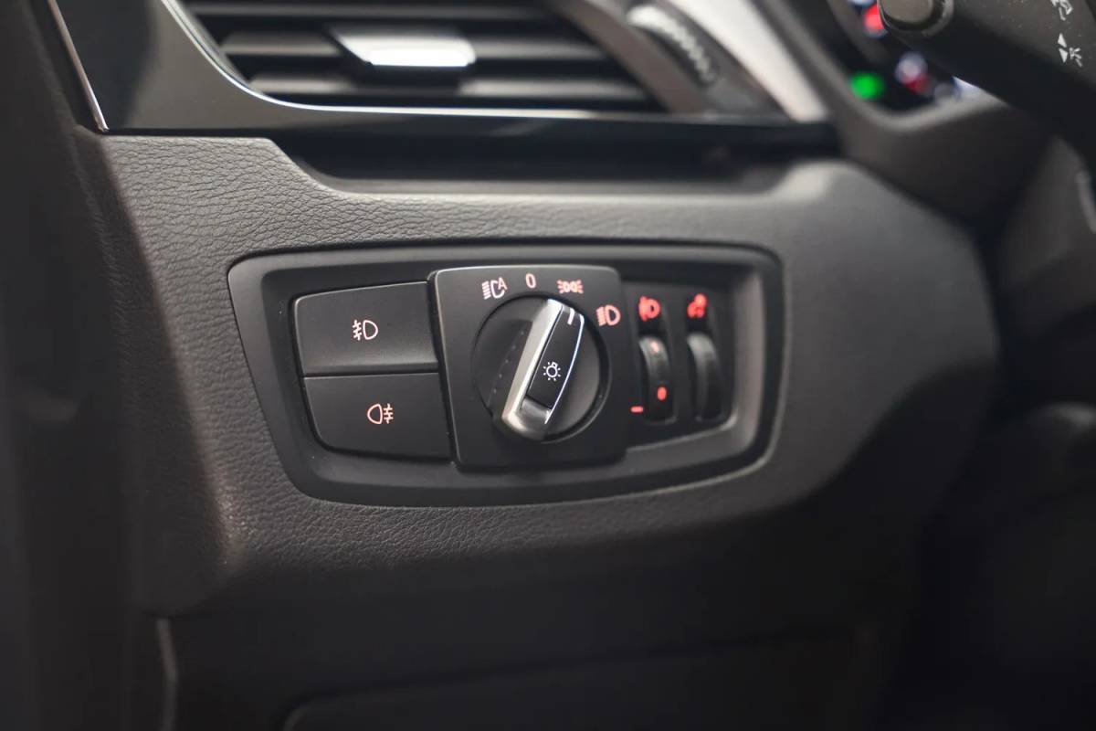 BMW X1 BMW X1 xDrive25e High Executive Aut. [ Head-up Leder Camera Stoelverwarming ]