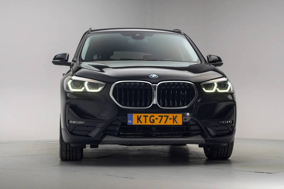 BMW X1 BMW X1 xDrive25e High Executive Aut. [ Head-up Leder Camera Stoelverwarming ]