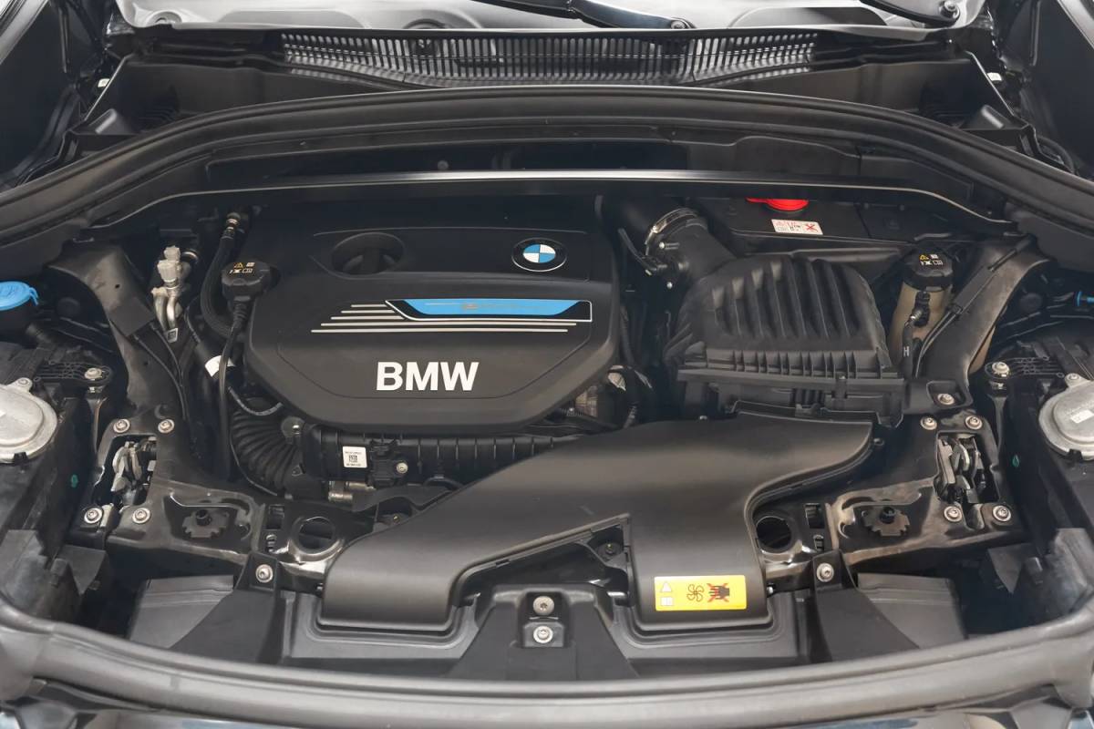 BMW X1 BMW X1 xDrive25e High Executive Aut. [ Head-up Leder Camera Stoelverwarming ]
