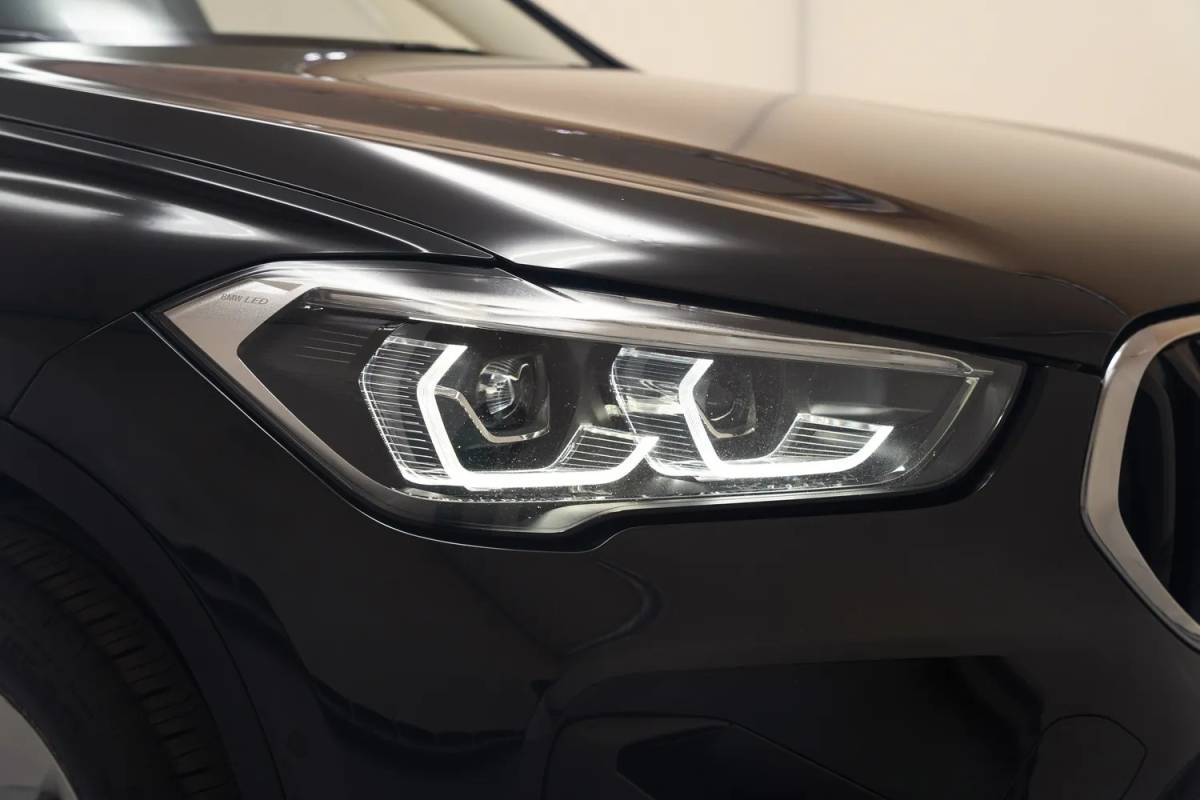 BMW X1 BMW X1 xDrive25e High Executive Aut. [ Head-up Leder Camera Stoelverwarming ]