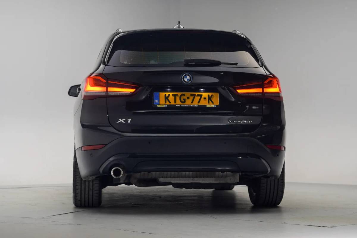 BMW X1 BMW X1 xDrive25e High Executive Aut. [ Head-up Leder Camera Stoelverwarming ]