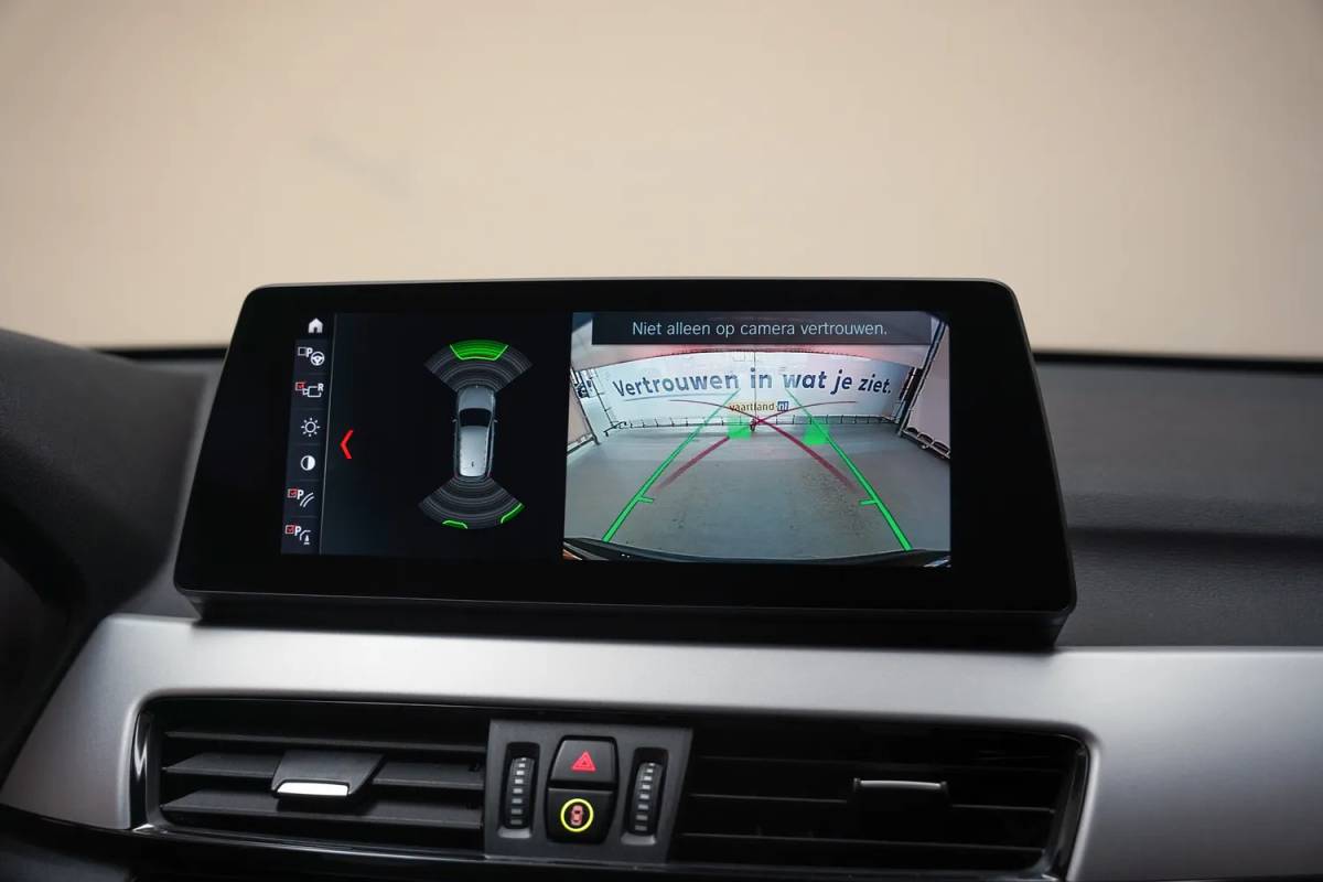 BMW X1 BMW X1 xDrive25e High Executive Aut. [ Head-up Leder Camera Stoelverwarming ]