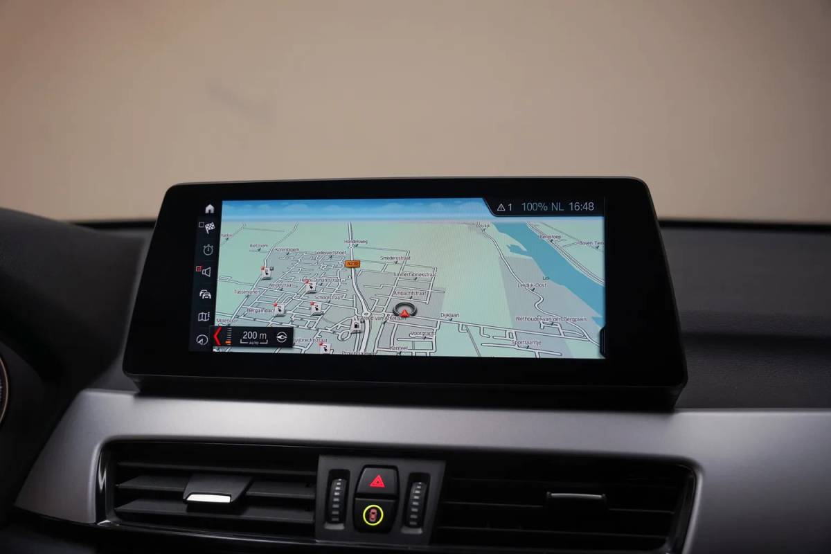 BMW X1 BMW X1 xDrive25e High Executive Aut. [ Head-up Leder Camera Stoelverwarming ]