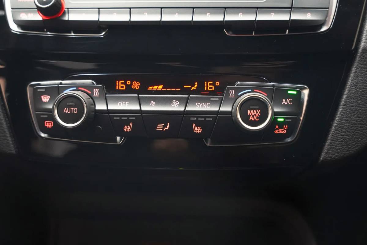 BMW X1 BMW X1 xDrive25e High Executive Aut. [ Head-up Leder Camera Stoelverwarming ]