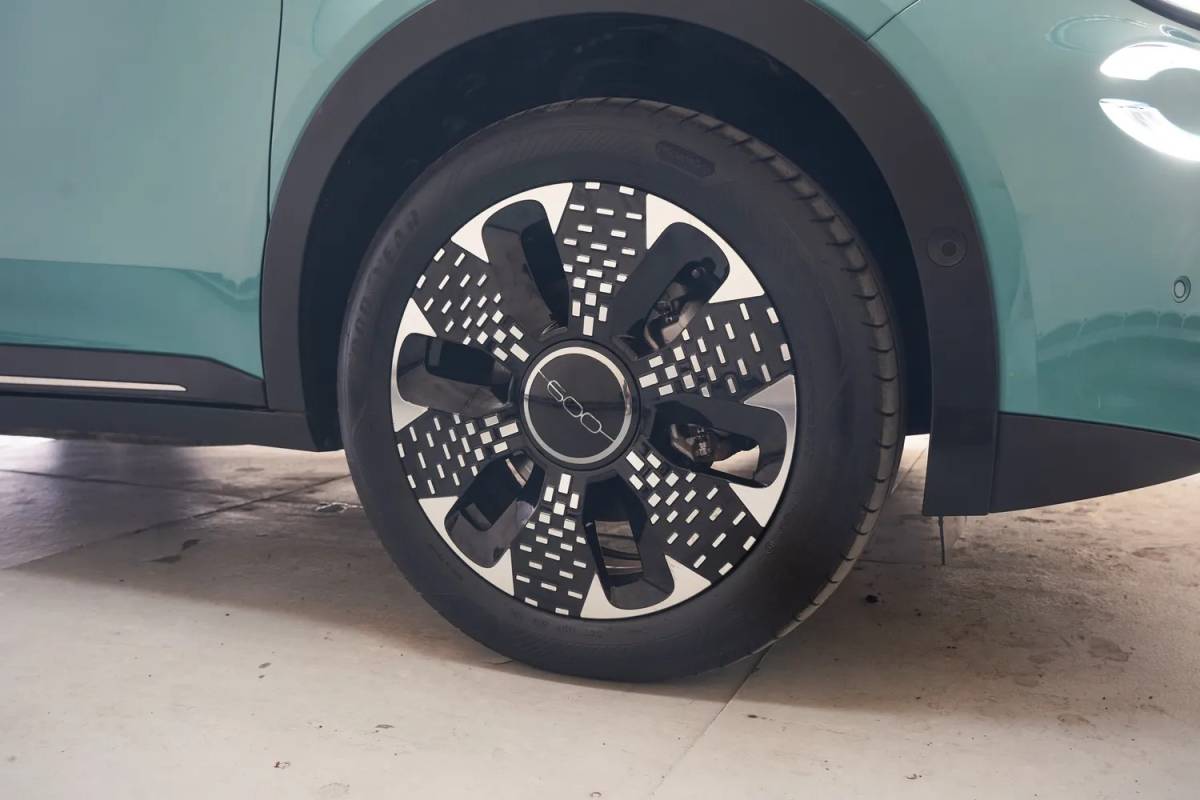 Fiat 600 Fiat 600 600e La Prima 54 kWh [ Navi Camera Apple / Android Leder Stoelverwarming ]