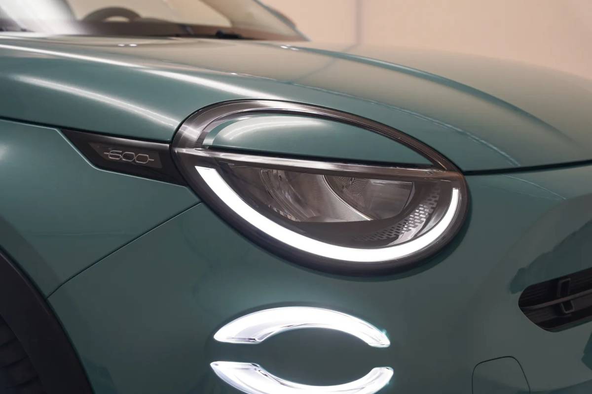 Fiat 600 Fiat 600 600e La Prima 54 kWh [ Navi Camera Apple / Android Leder Stoelverwarming ]
