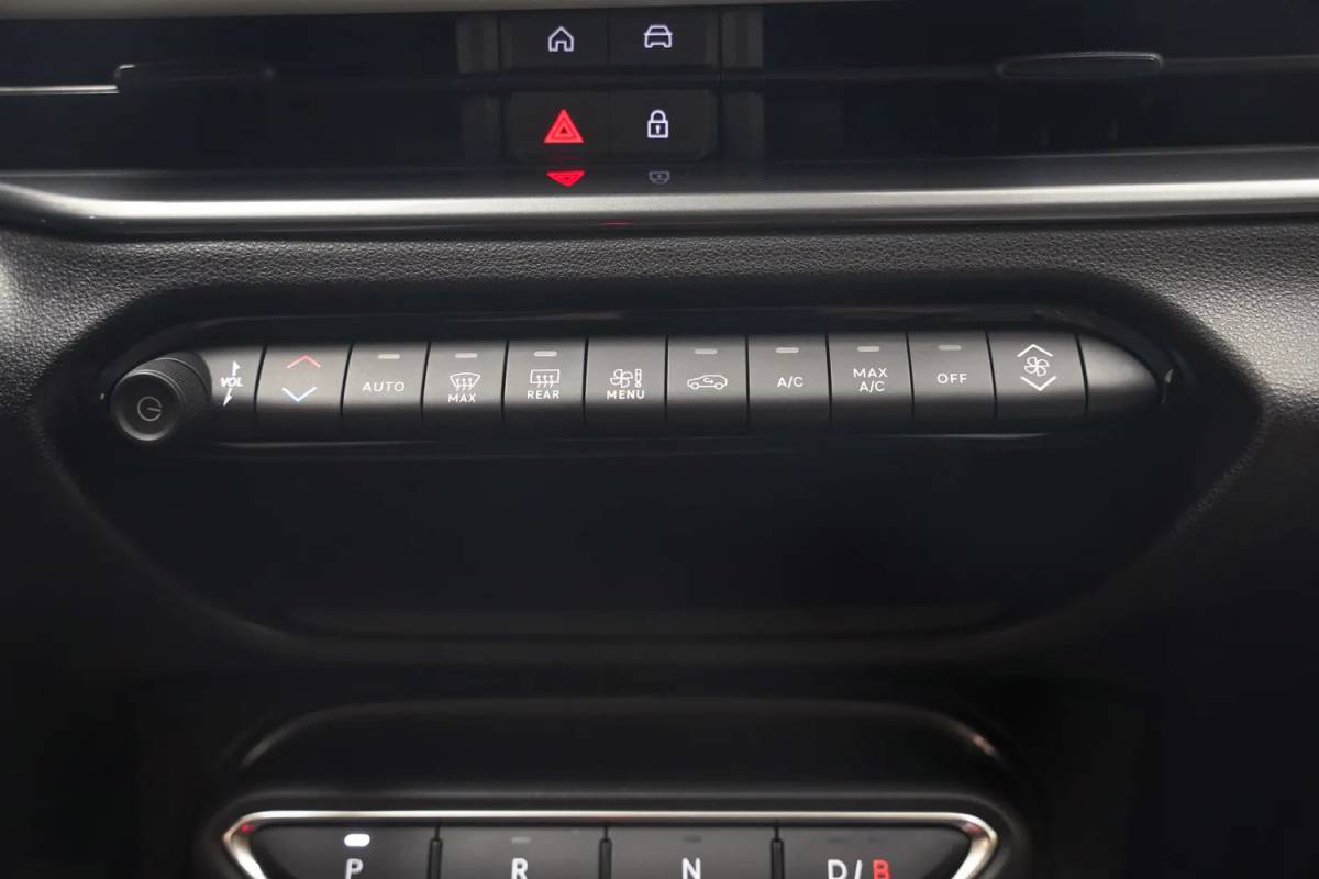 Fiat 600 Fiat 600 600e La Prima 54 kWh [ Navi Camera Apple / Android Leder Stoelverwarming ]