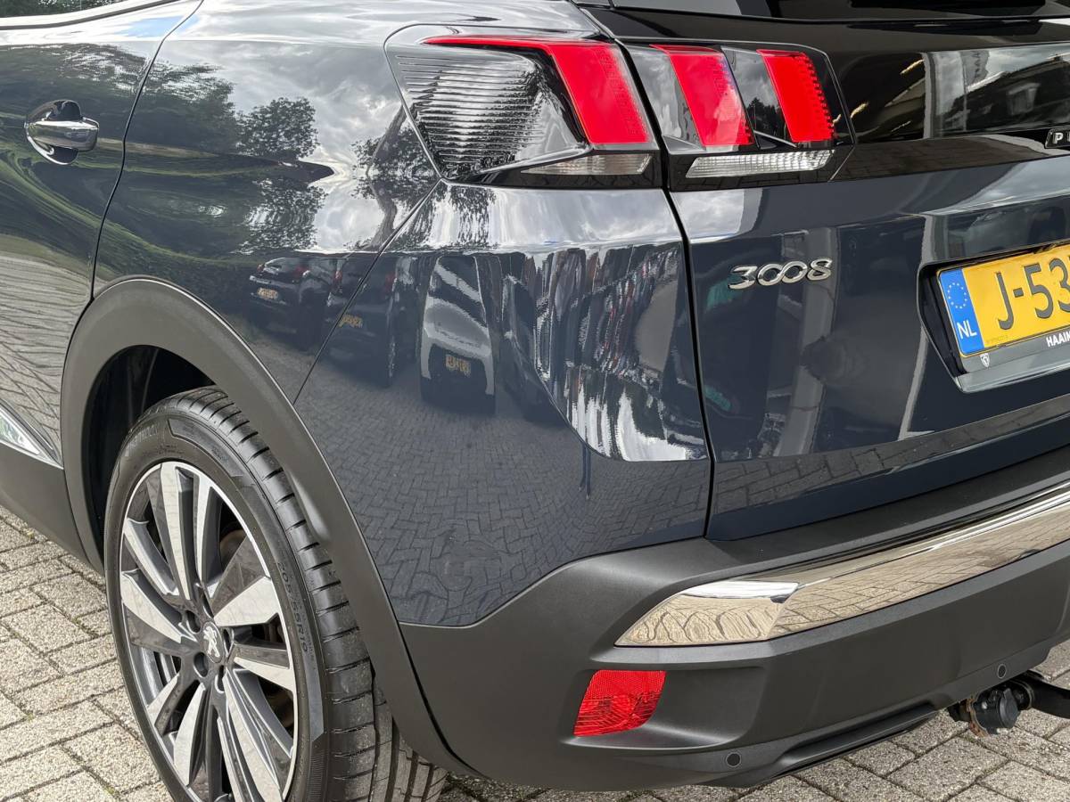 Peugeot 3008 Peugeot 3008 1.2T Automaat Blue Lease Premium | Elektr. achterklep | Dealeronderhouden | Trekhaak | Navigatie | Achteruitrijcamera | Keyless