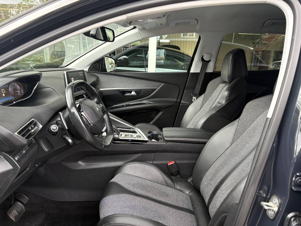 Peugeot 3008 Peugeot 3008 1.2T Automaat Blue Lease Premium | Elektr. achterklep | Dealeronderhouden | Trekhaak | Navigatie | Achteruitrijcamera | Keyless