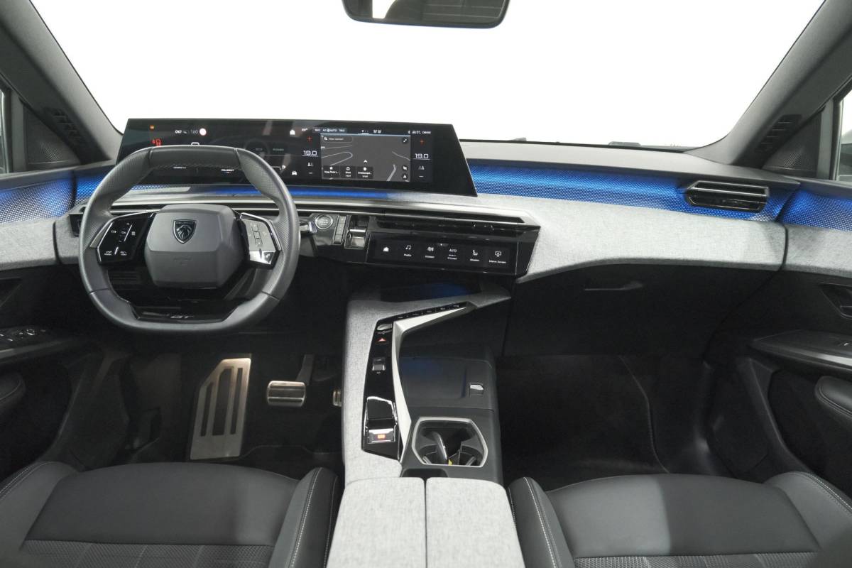 Peugeot 3008 Peugeot 3008 1.2 Hybrid 136 GT | Elektrische Kofferklep | Camera | Adaptieve Cruise Control | Apple CarPlay
