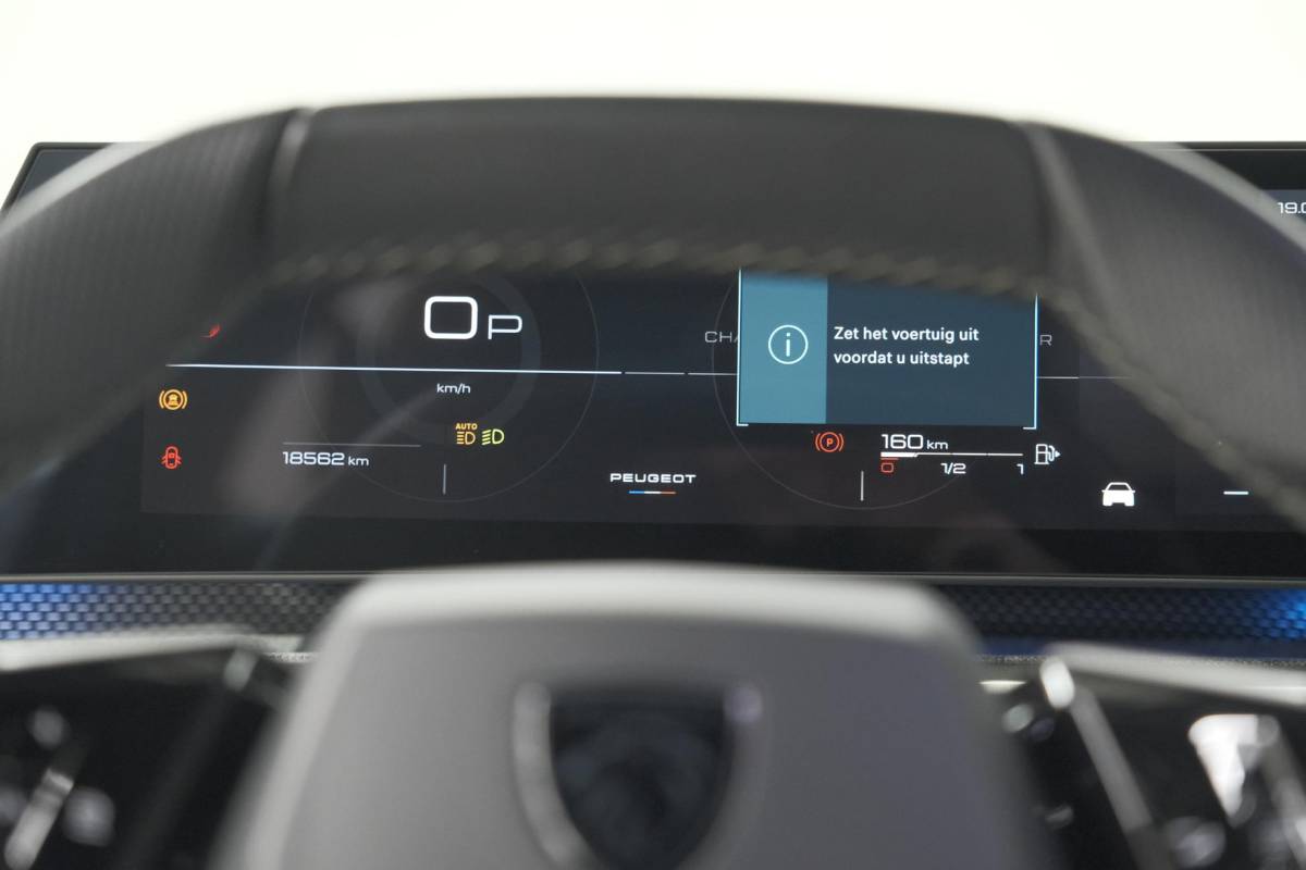 Peugeot 3008 Peugeot 3008 1.2 Hybrid 136 GT | Elektrische Kofferklep | Camera | Adaptieve Cruise Control | Apple CarPlay