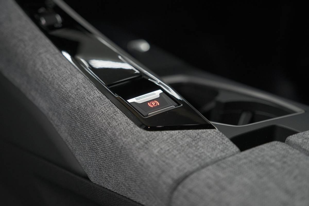 Peugeot 3008 Peugeot 3008 1.2 Hybrid 136 GT | Elektrische Kofferklep | Camera | Adaptieve Cruise Control | Apple CarPlay