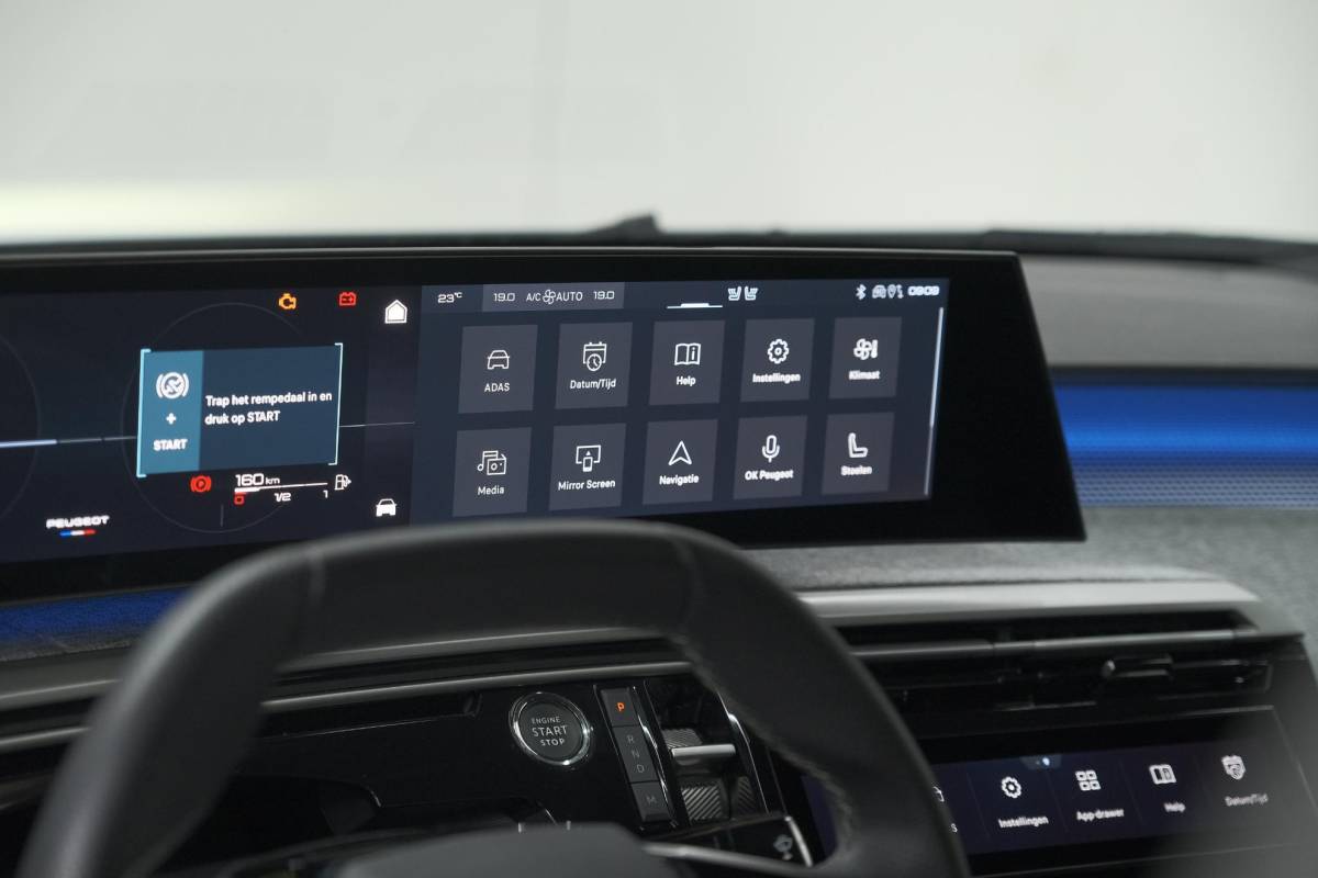 Peugeot 3008 Peugeot 3008 1.2 Hybrid 136 GT | Elektrische Kofferklep | Camera | Adaptieve Cruise Control | Apple CarPlay