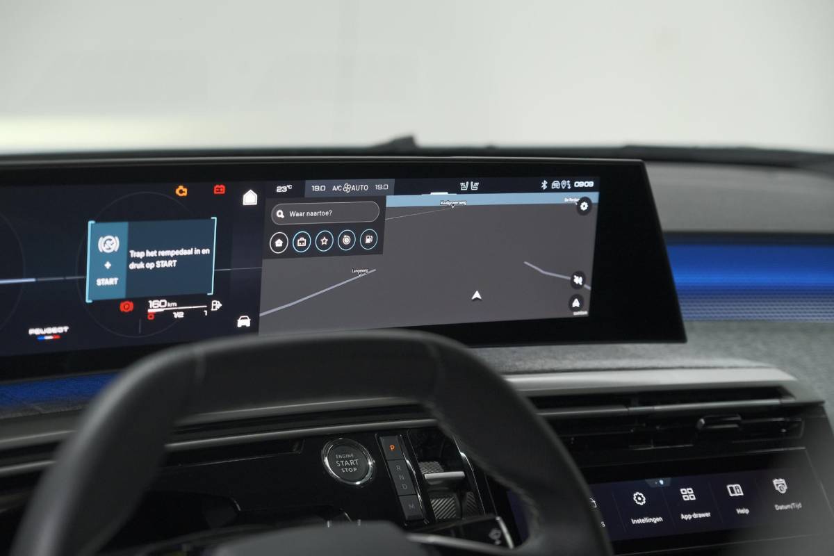 Peugeot 3008 Peugeot 3008 1.2 Hybrid 136 GT | Elektrische Kofferklep | Camera | Adaptieve Cruise Control | Apple CarPlay