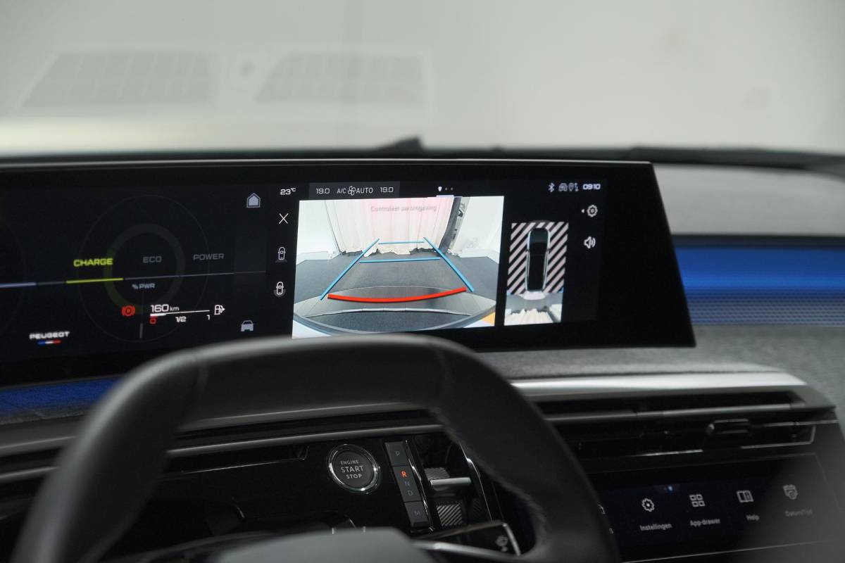 Peugeot 3008 Peugeot 3008 1.2 Hybrid 136 GT | Elektrische Kofferklep | Camera | Adaptieve Cruise Control | Apple CarPlay